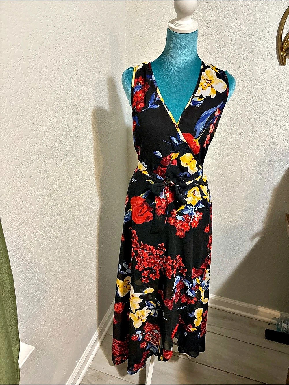 Band of Gypsies Floral Wrap Maxi Dress in Black & Red Size XS Like New